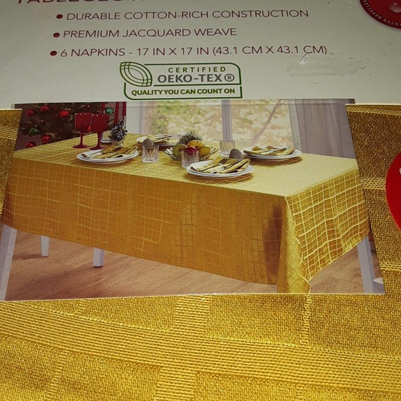 Huntington Home 60 x 104 Oblong Tablecloth & Napkin Set Premium Jacquard Weave - Picture 3 of 6